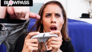 Bloopas - Gamer girl steepmome is sucking my dick and gaming at the same time